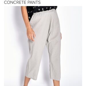 UziNyc pants in grey size small